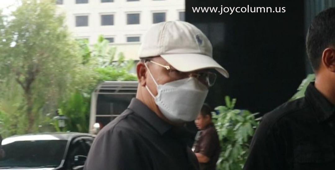 Berpakaian Serba Hitam: Gubernur Bengkulu Rohidin Mersyah