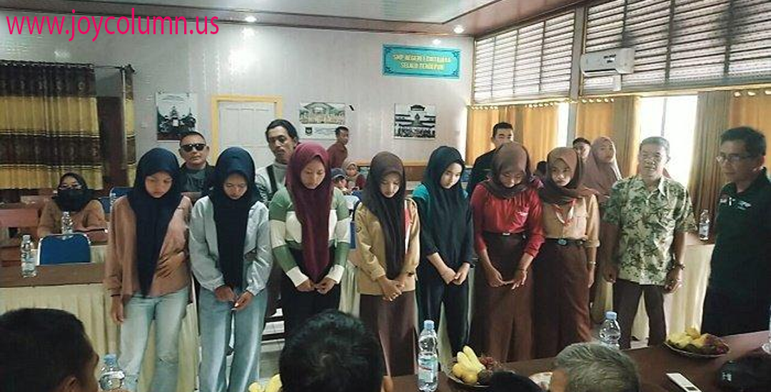 Enam Siswi SMP di Karawang Dikeluarkan dari Sekolah