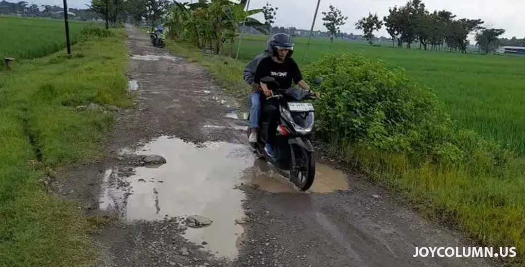 Jalan Karanganyar Munggur Sragen  Viral di Medsos